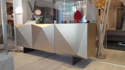 1. Design moderno ed elegante. 2. Realizzata in legno di qualità. 3. Facile da montare. 4. Prezzo Outlet. 5. Garanzia Cattelan.