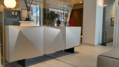 1. Design moderno ed elegante. 2. Realizzata in legno di qualità. 3. Facile da montare. 4. Prezzo Outlet. 5. Garanzia Cattelan.