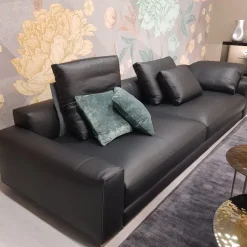 1. Prezzo Outlet. 2. Pelle di qualità. 3. Imbottitura in piuma. 4. Design moderno. 5. Garanzia Arketipo.