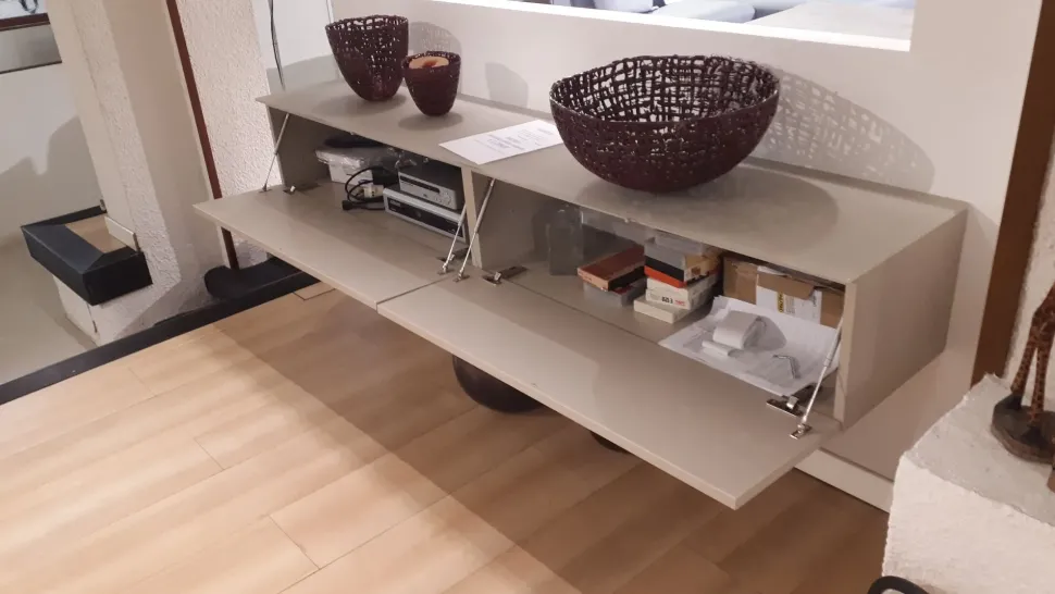 Composizione per il living modello Credenza horizon di Mab in Offerta Outlet