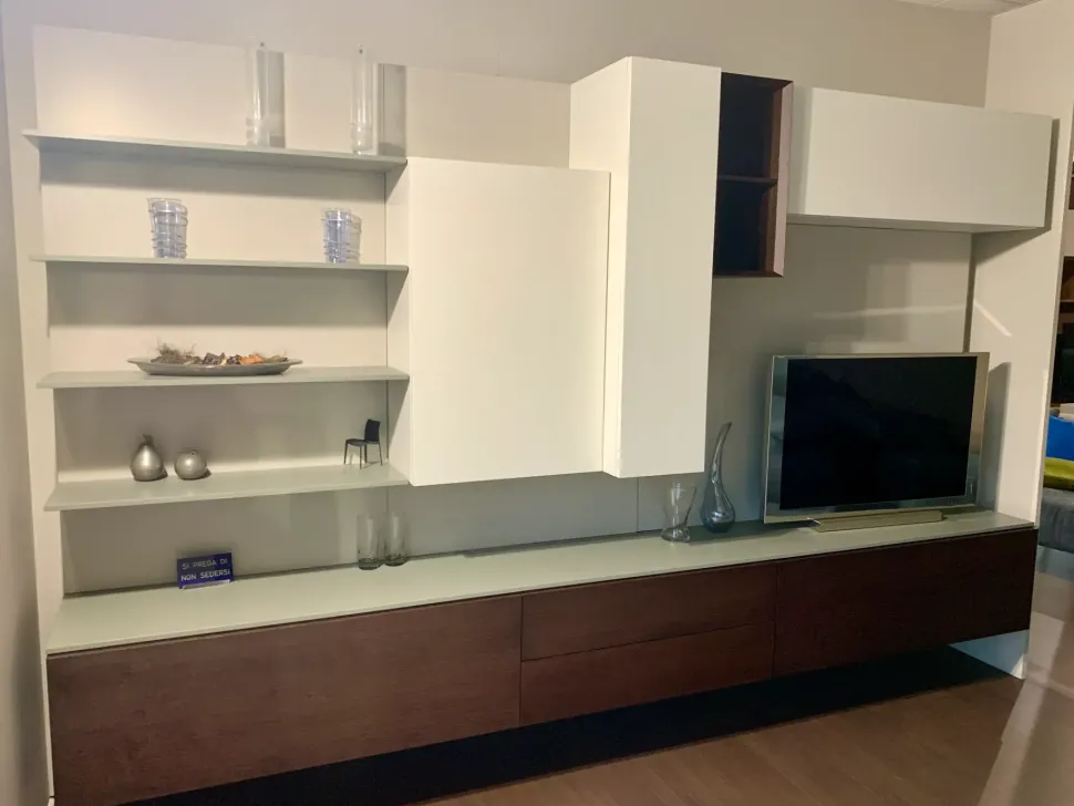 Composizione per il soggiorno modello People di Pianca a prezzo Outlet