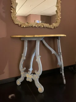 Consolle modello Consolle azzurra Artigianale scontata del 45%