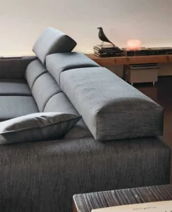 Divani letto con penisola in poliuretano. Md Work a prezzo Outlet.