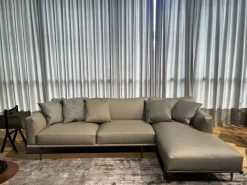 Divano a 3 posti modello Happy jack di Poltrona frau a prezzo riservato