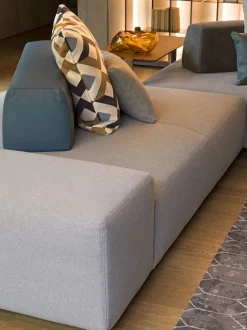 Divano a 3 posti modello Softbench di Flou a prezzo riservato