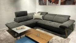 Divano Avery di La casa moderna in stile moderno in Offerta Outlet