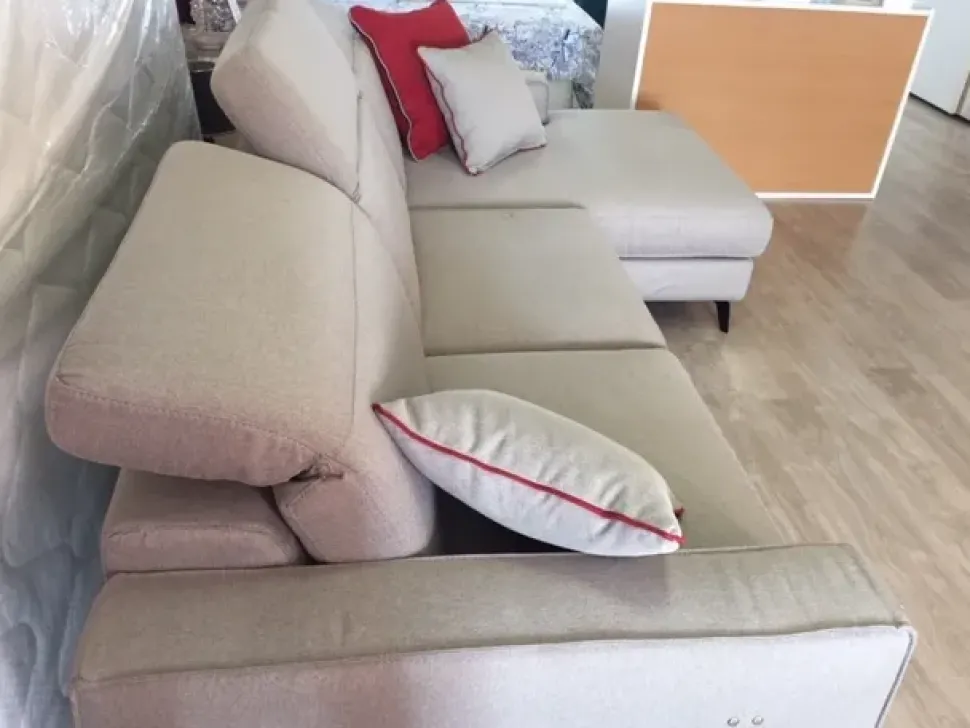 Divano Christopher in Tessuto sfoderabile di Le comfort scontato 54%