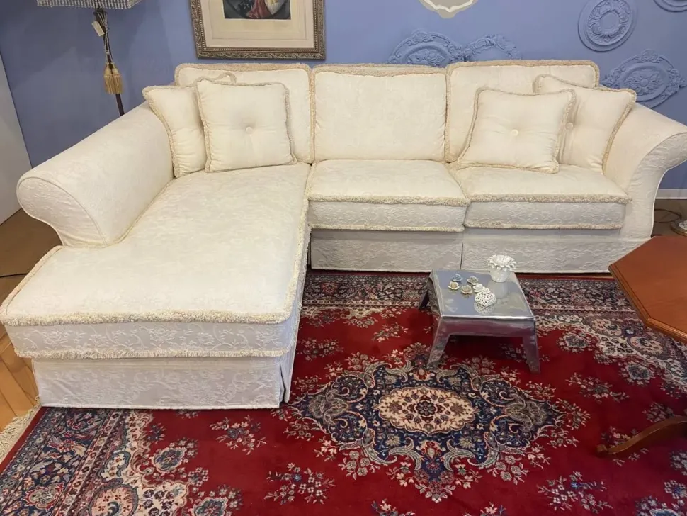 Divano Classico in Tessuto non sfoderabile di Collezione esclusiva scontato 50%
