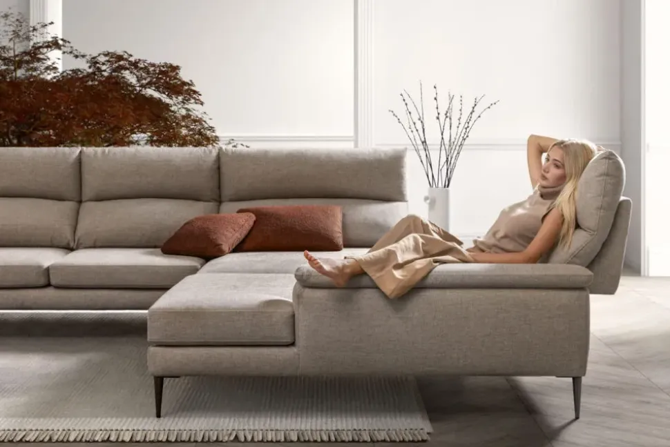 Divano Con penisola Astor Samoa ad un prezzo vantaggioso