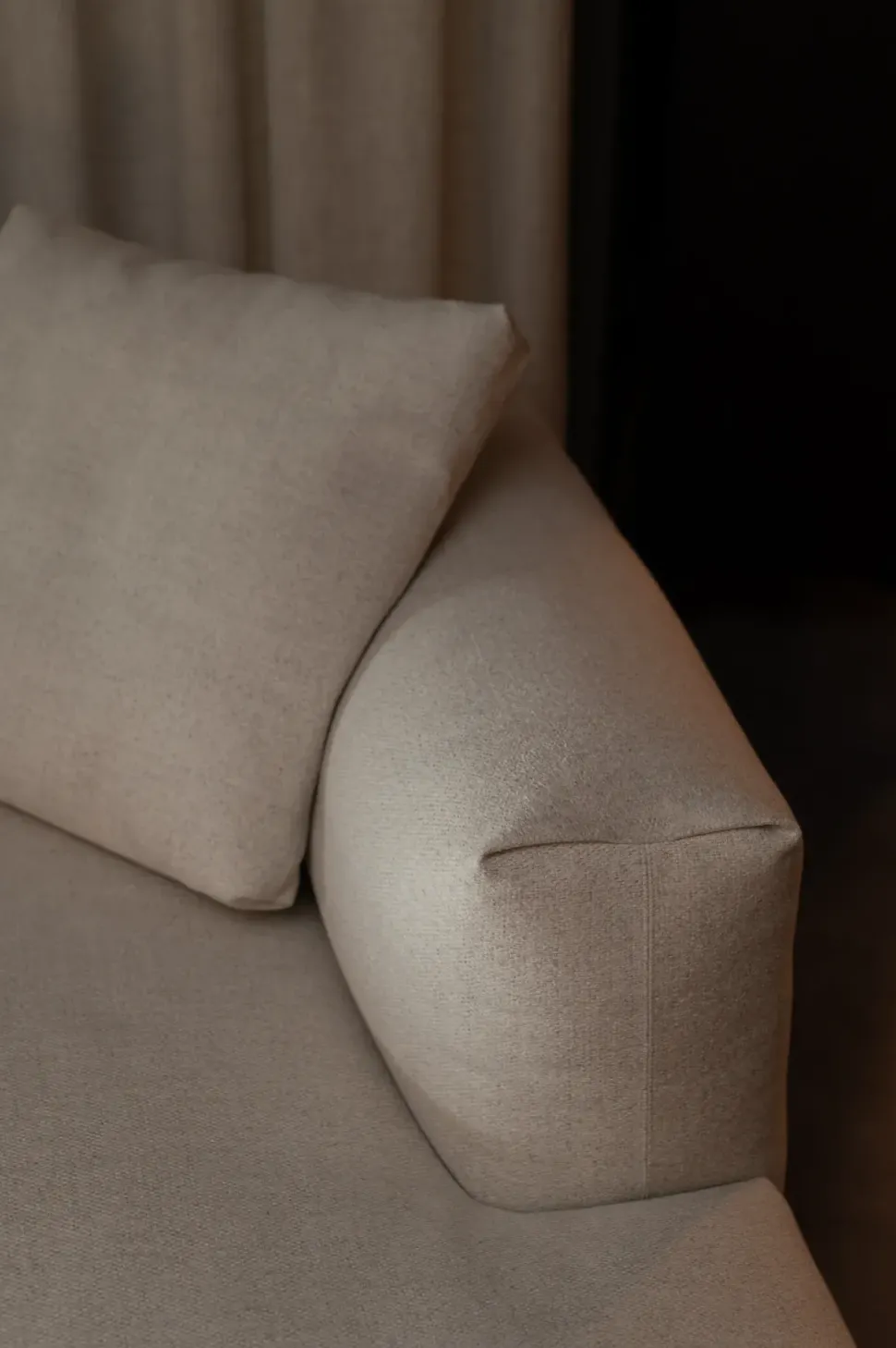 Divano Con penisola Dambodue B&b italia ad un prezzo conveniente