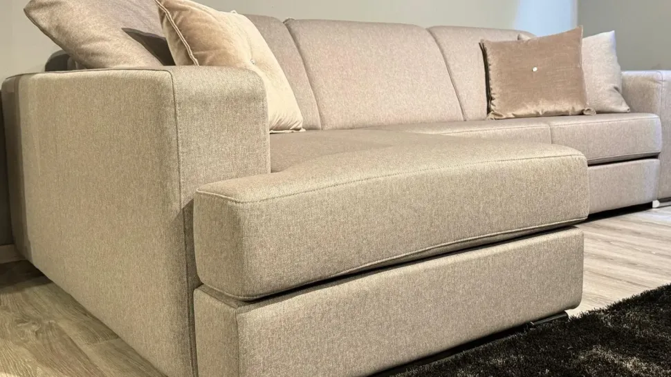 Divano Con penisola Dylan Doimo salotti in Offerta Outlet a 2330 Euro