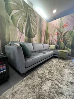 Divano con penisola Gregory Doimo salotti a PREZZO OUTLET scontato del 50%