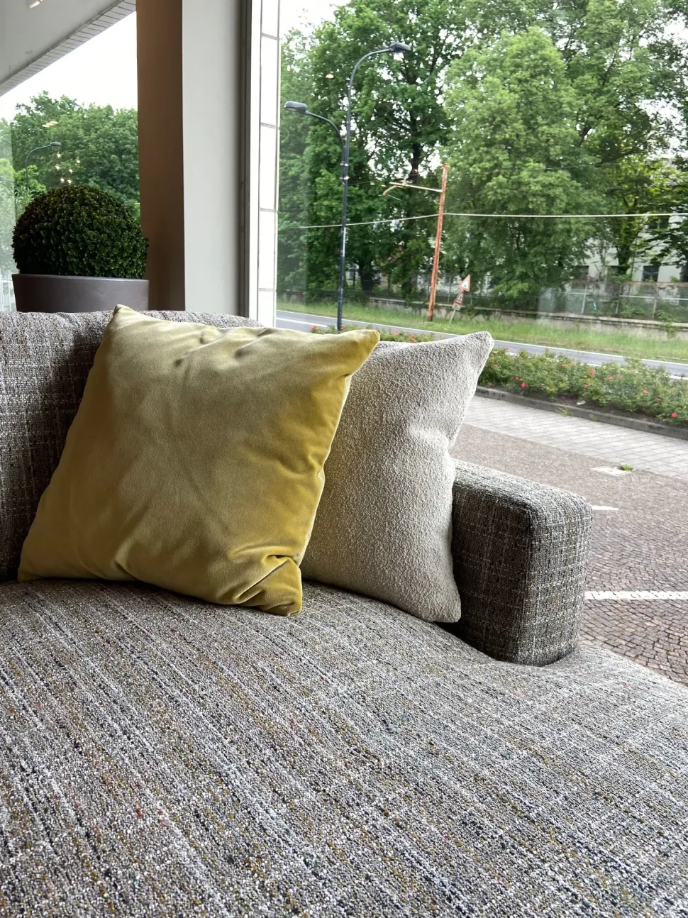 Divano con penisola in Tessuto Bodema a prezzo scontato