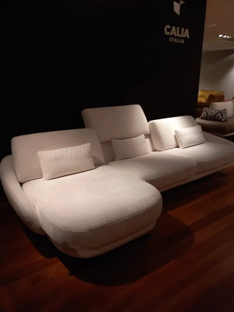 Divano da 4 posti modello Modello regal_e di Calia scontato