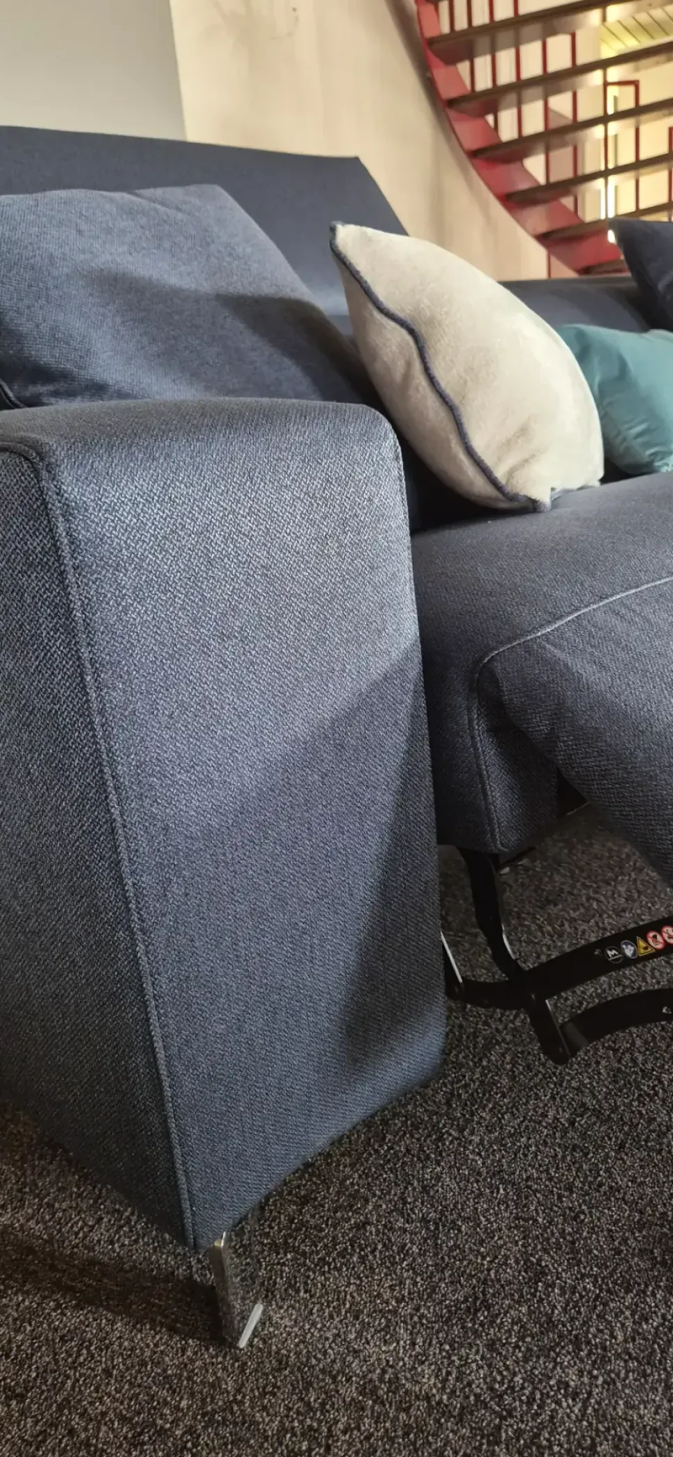 Divano da 3 posti modello Soho di Gurian scontato