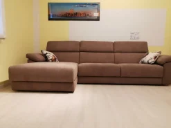 Divano Dexter in Tessuto Felis a prezzo scontato