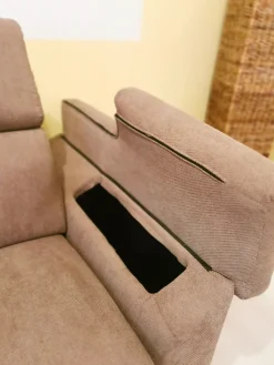 Divano Dexter in Tessuto Felis a prezzo scontato