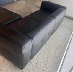 Divano Divano pelle e piuma come foto Md work a PREZZO OUTLET scontato del 58%