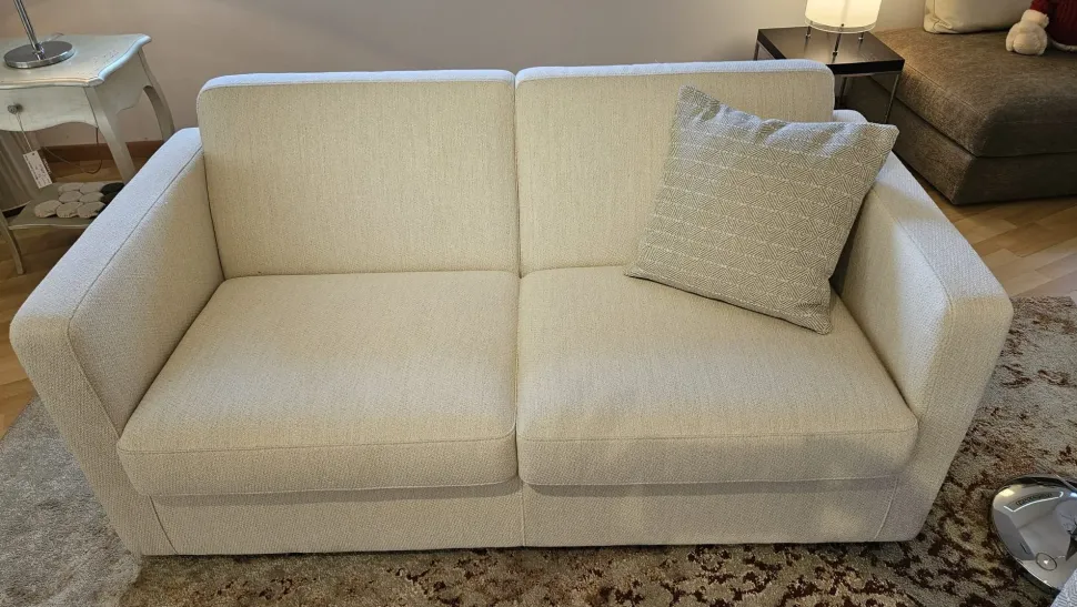 Divano Giorgy di Divanidea in stile moderno a prezzo scontato