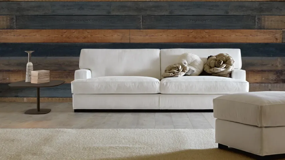 Divano Gost di Doimo Salotti: prezzo su richiesta. Lunghezza 3 posti.