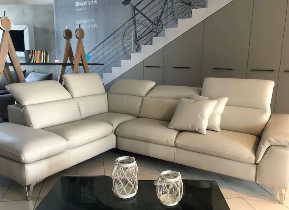 Divano in Pelle stile design modello Viktoria scontato - 30%