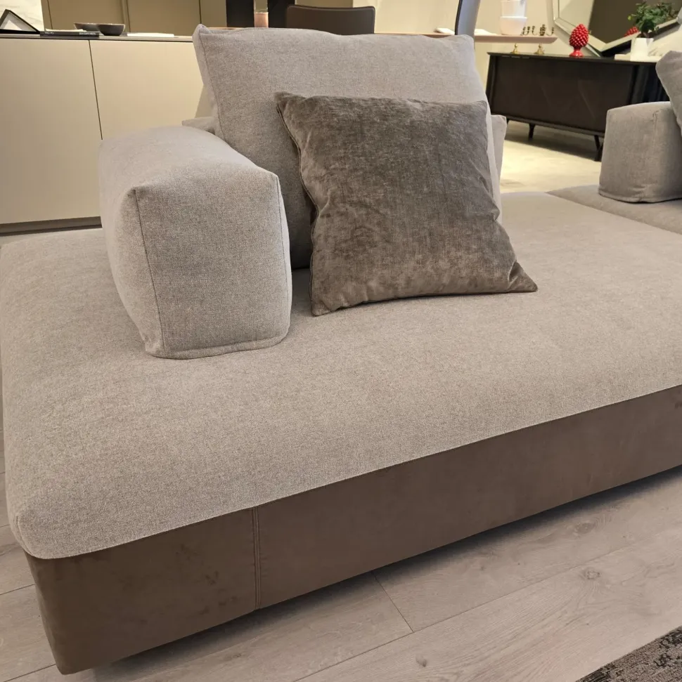 Divano in Tessuto stile design modello Monopoli scontato - 43%