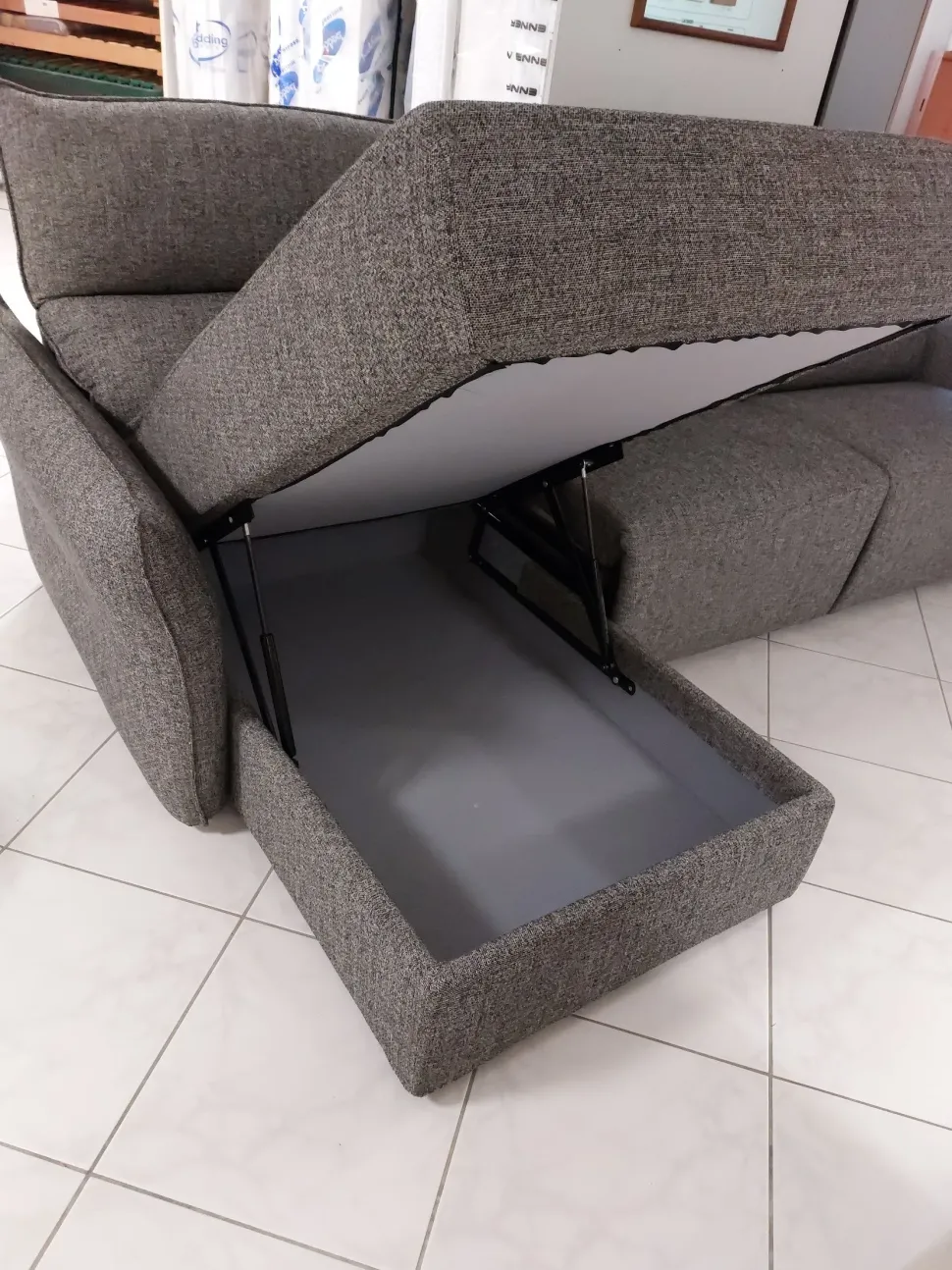 Divano in Tessuto stile moderno modello Bormio comfort scontato - 37%