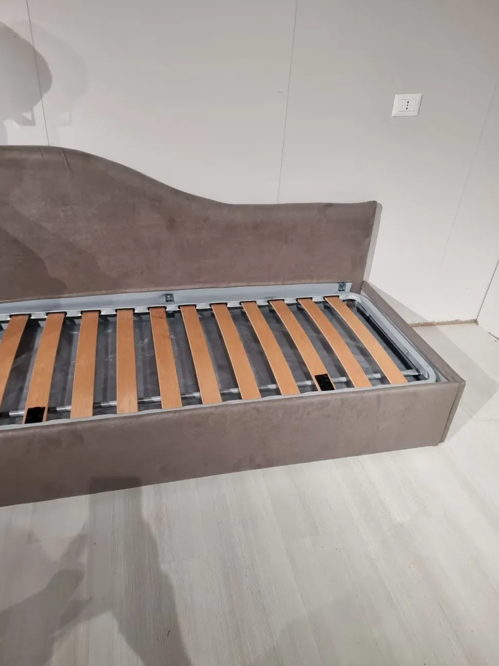 Divano letto tessuto in poliuretano Salvetti a prezzo Outlet