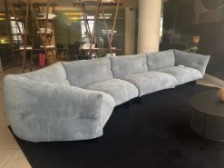 Divano Lineare a 4 posti Moncloud di Cassina: prezzo su richiesta