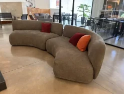 Divano Lineare Blossom di Novamobili a prezzo ribassato