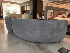 Divano Lineare Blossom di Novamobili a prezzo ribassato