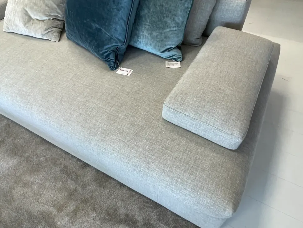 Divano Lineare Divano desire'e mod glow in di Desirèe a prezzo ribassato