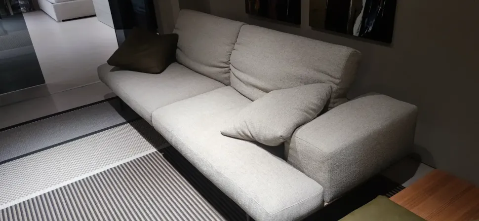 Divano Lineare in Tessuto Sumo 2021 di Living divani