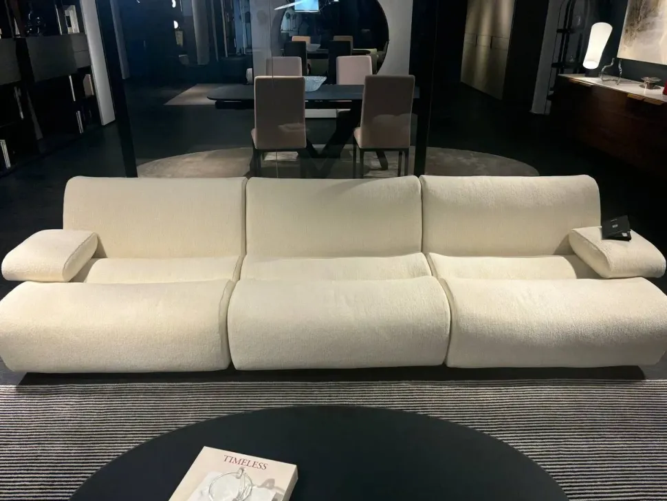 Divano Moderno Ernest con 3 posti a prezzo riservato