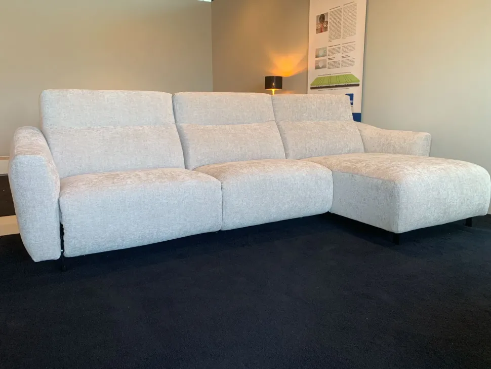 Divano Moderno Samuel con 4 posti a prezzo riservato