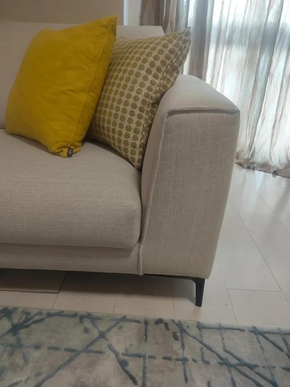 Divano moderno tessuto Capri di Rosini con sconto del - 25%