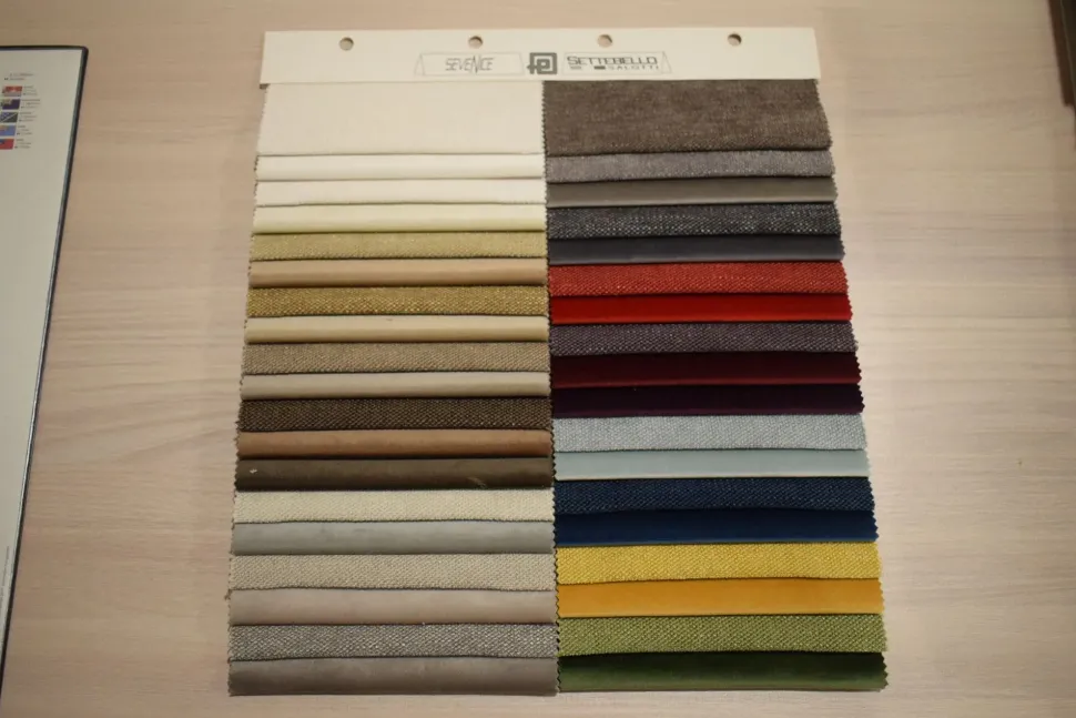 Divano moderno tessuto Daytona di Collezione esclusiva con sconto del - 40%