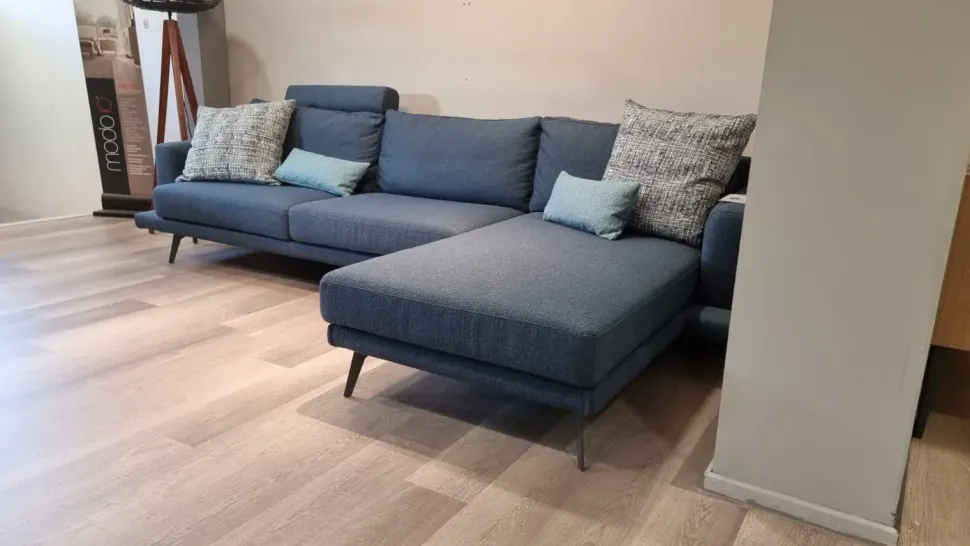 Divano moderno tessuto Divano philip 77 di Doimo salotti con sconto del - 65%