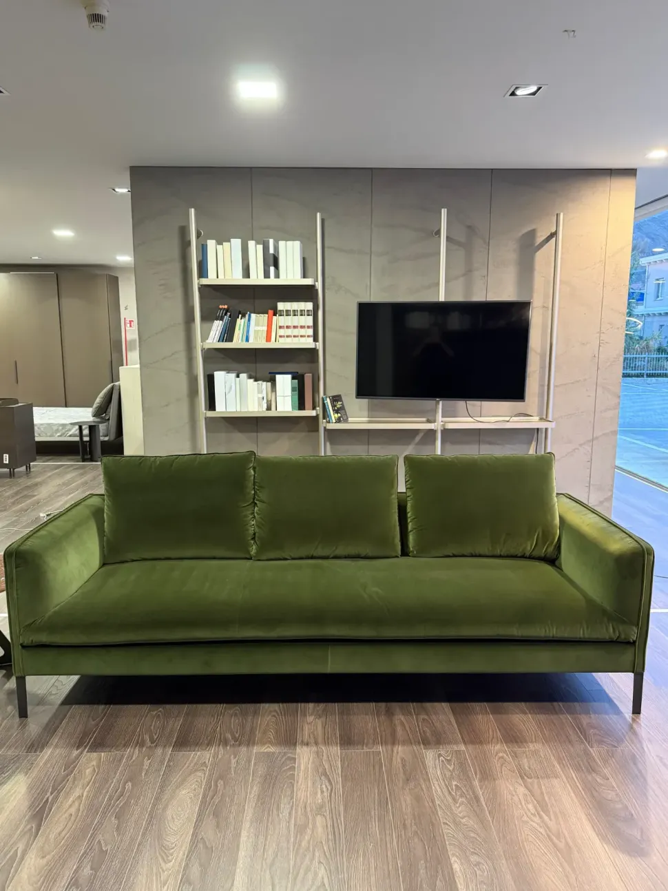 Divano Paul di Molteni & c in stile design a prezzo Outlet