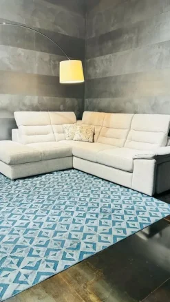 Divano Phil tessuto in poliuretano  Gamma a prezzo Outlet