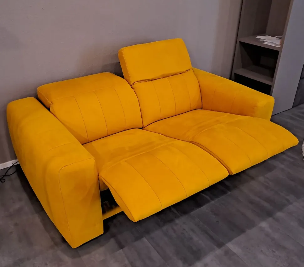 Divano relax Felis in Offerta Outlet. Tessuto misto piuma. Acquista ora!