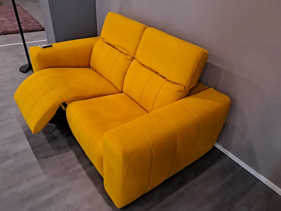 Divano relax Felis in Offerta Outlet. Tessuto misto piuma. Acquista ora!