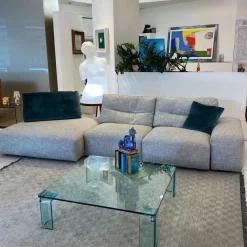 Divano Saba in Offerta Outlet con penisola in poliuretano.