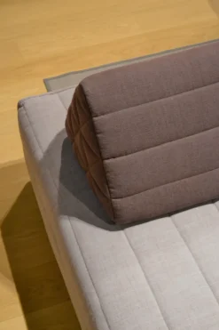 Divano Samet di Gervasoni in stile design a prezzo scontato