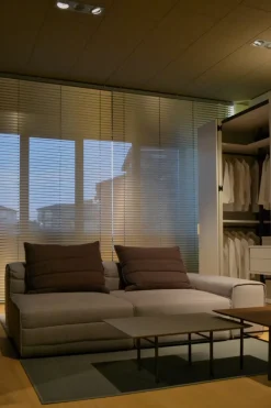 Divano Samet di Gervasoni in stile design a prezzo scontato