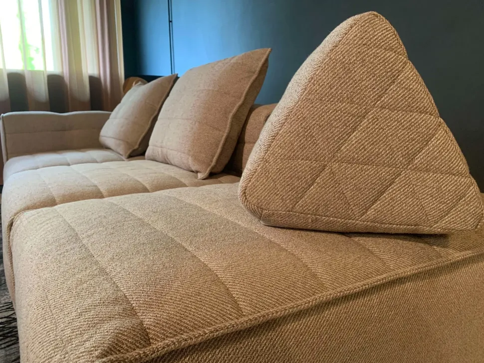 Divano Samet in Tessuto sfoderabile di Gervasoni scontato 46%