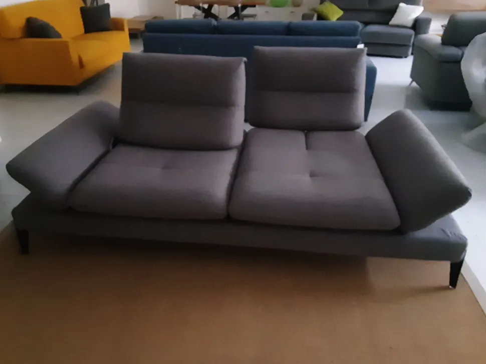 Divano tessuto in poliuretano Nicoletti home a prezzo Outlet