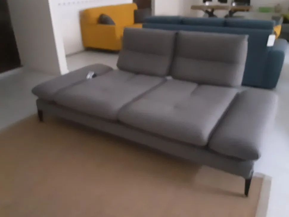 Divano tessuto in poliuretano Nicoletti home a prezzo Outlet