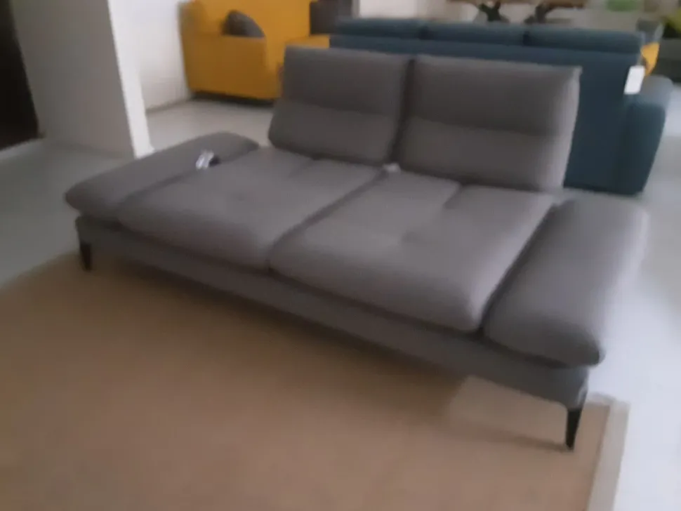 Divano tessuto in poliuretano Nicoletti home a prezzo Outlet