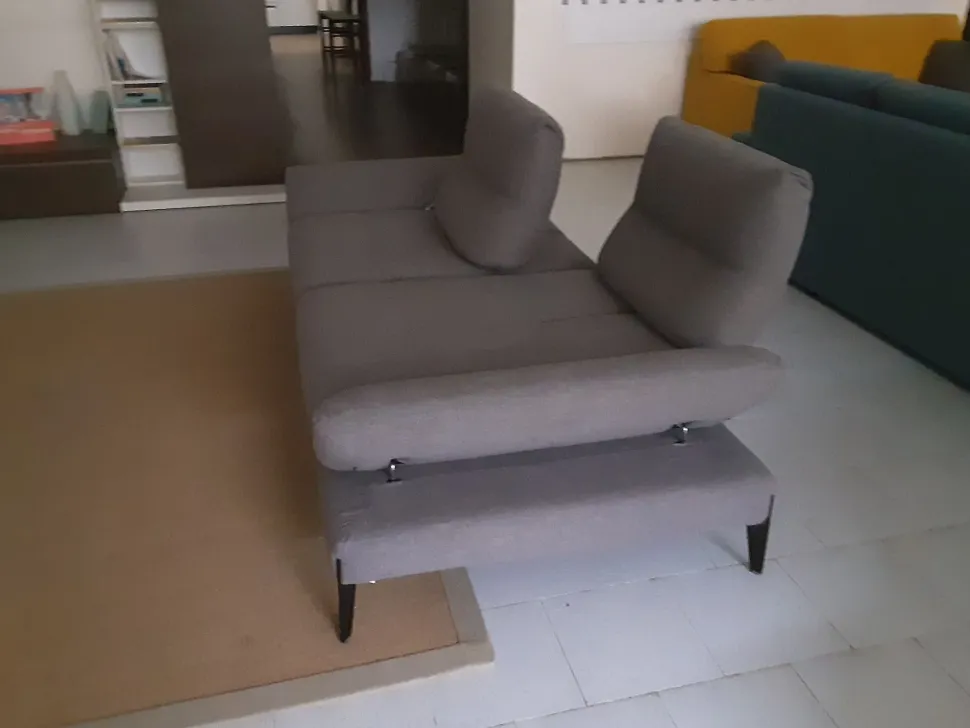 Divano tessuto in poliuretano Nicoletti home a prezzo Outlet